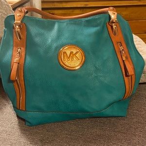 Imitation Michael Kors handbag